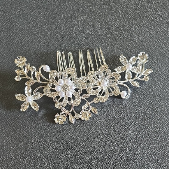 Elegant Silver Hair Accessories Set - Picture 2 of 5